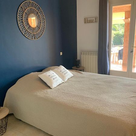 Les Palmiers Hotell Le Muy Exteriör bild