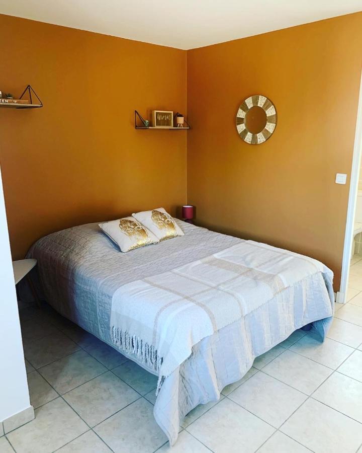 Les Palmiers Hotell Le Muy Exteriör bild