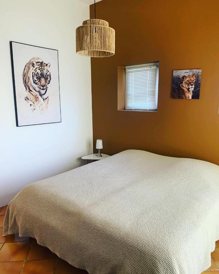 Les Palmiers Hotell Le Muy Exteriör bild