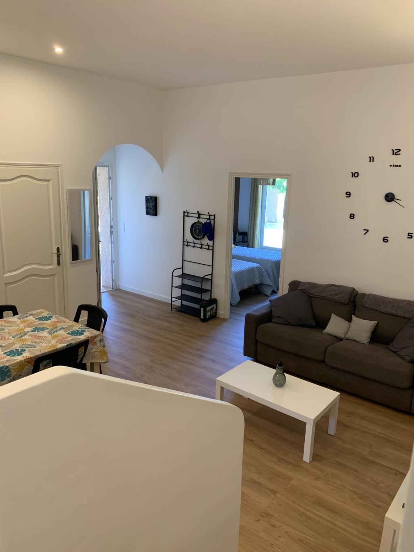Les Palmiers Hotell Le Muy Exteriör bild